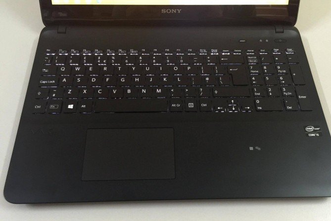 Laptop Sony svf 15 chip i5 4200 ram 4g ssd 120g